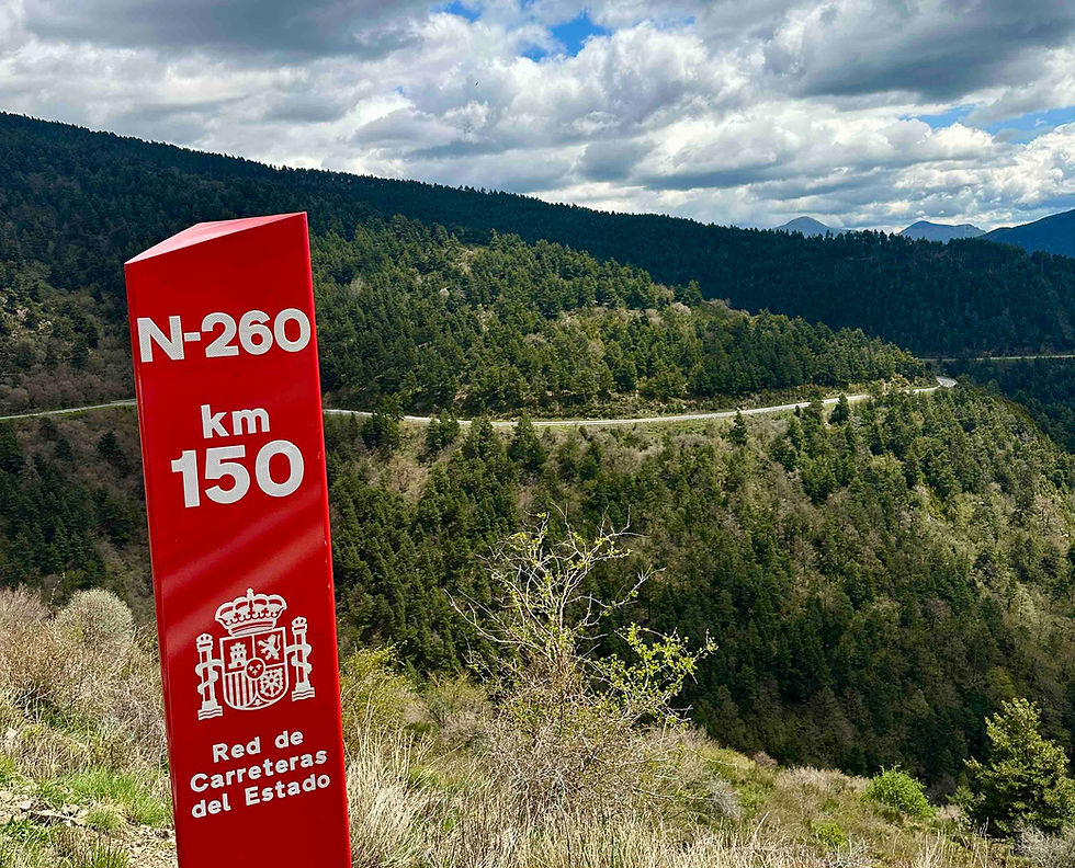 西班牙庇里牛斯山區公路自駕