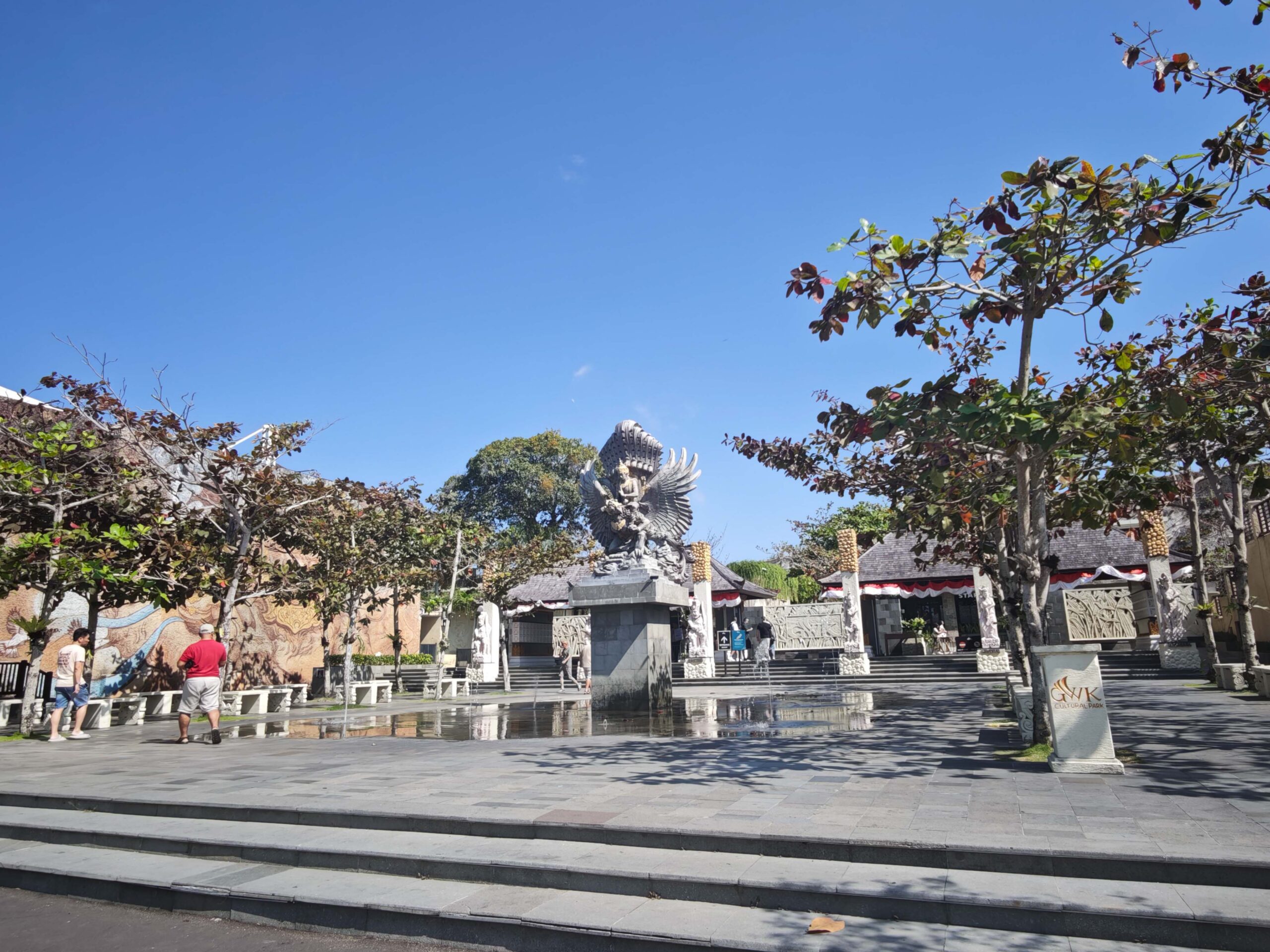 神鷹廣場 GWK|峇里島 Garuda Wisnu Kencana 文化公園遊記:毗濕奴神話、121公尺巨像與園區完整攻略