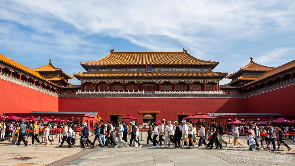 2026十一陸客擠爆景點實錄:九寨溝要候補、西湖斷橋會自己走 @Tournews