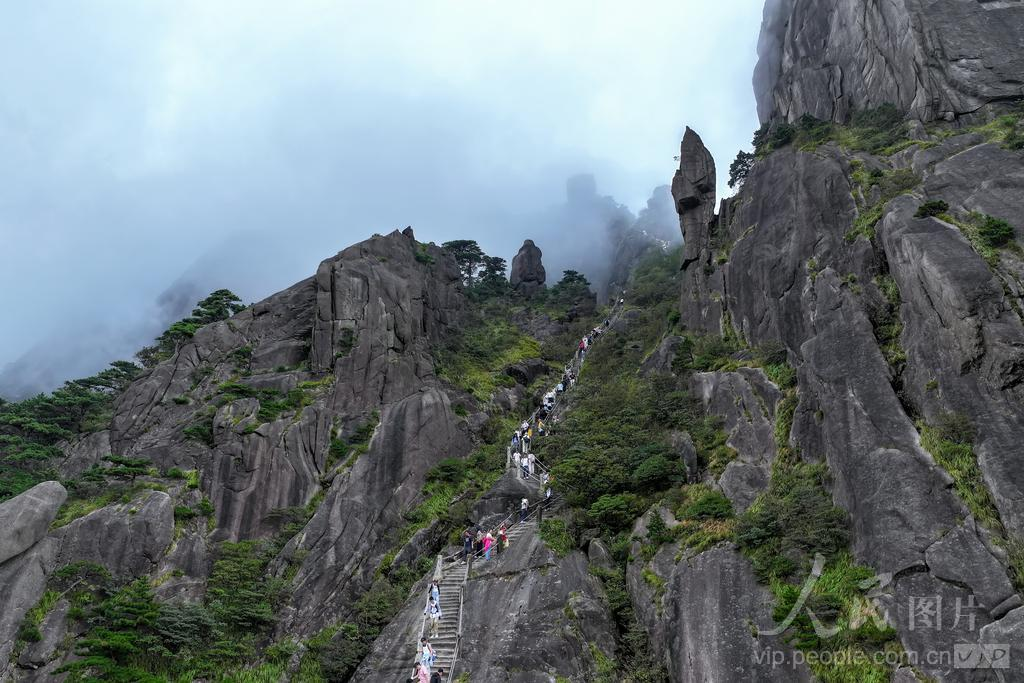 2026十一陸客擠爆景點實錄:九寨溝要候補、西湖斷橋會自己走 @Tournews